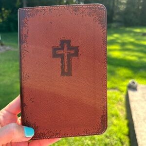 Holy Bible NIV Zondervan Two Toned Brown Leather Soft Cover 4.5” X 6.75”